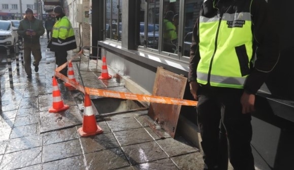 Падналата в шахта бременна жена и бебето й са добре